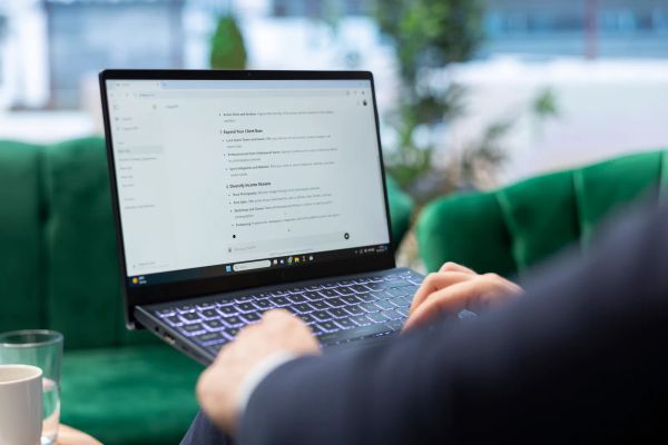 AI chatbot answering a search question on a laptop screen